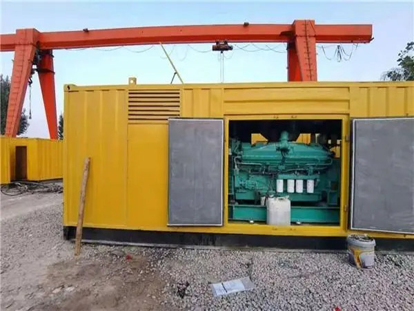 鼓楼冬季低温环境下，500KW发电机组应该选择什么类型的启动电瓶？